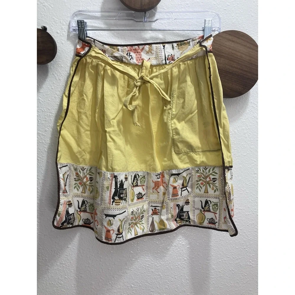 Vintage Yellow Half Apron Pocket 70s Retro Kitsch Stove & Tea Kettle Design